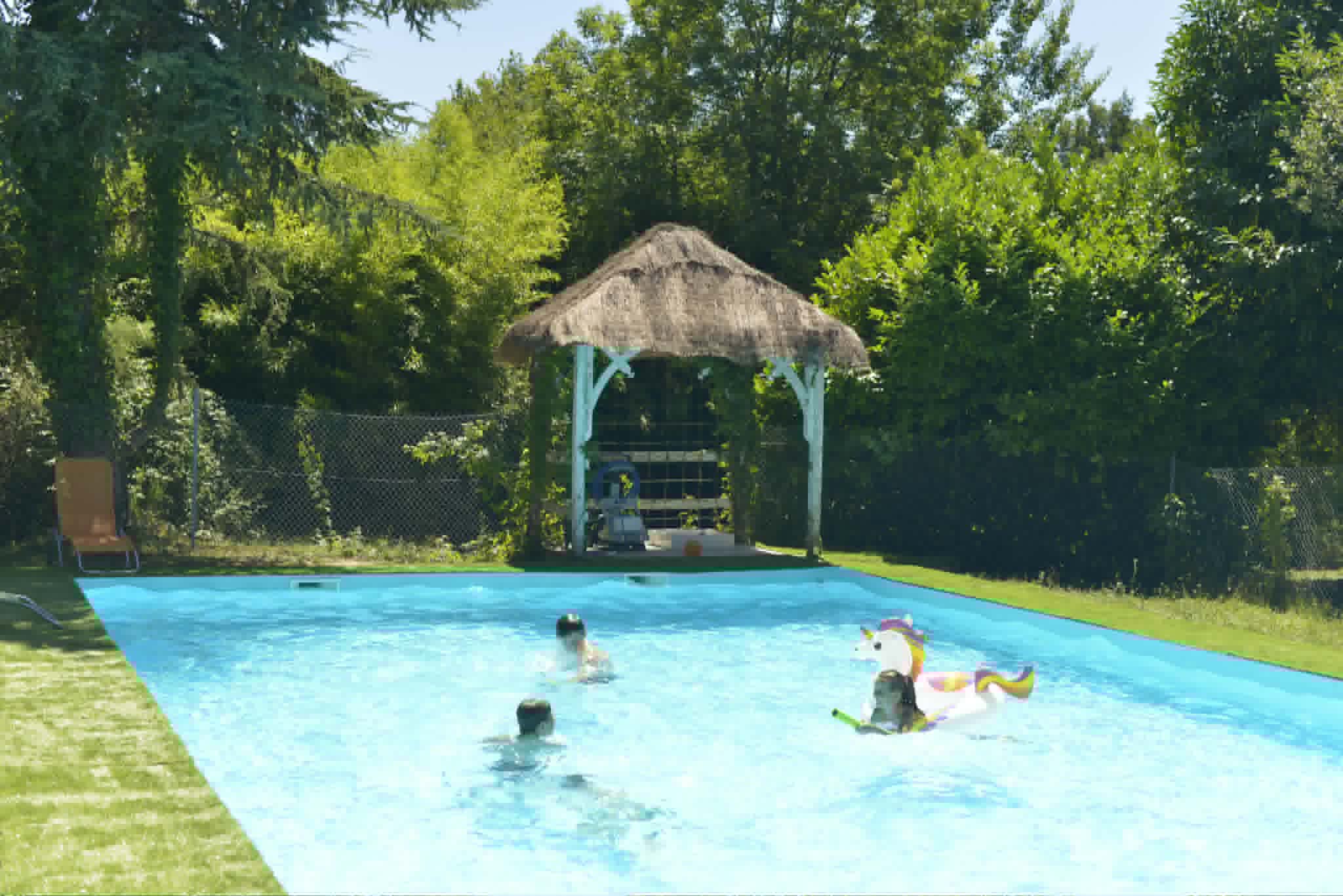 gite-dordogne-piscine.jpg